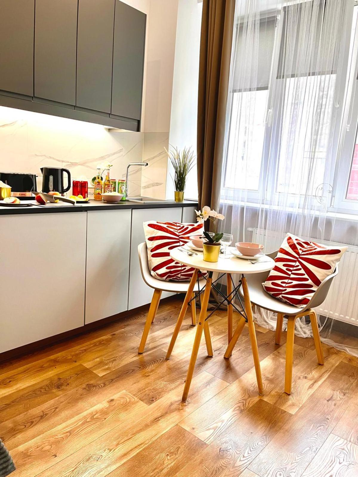 Super 1 Bed Room Condo In Warszawa Center Kültér fotó